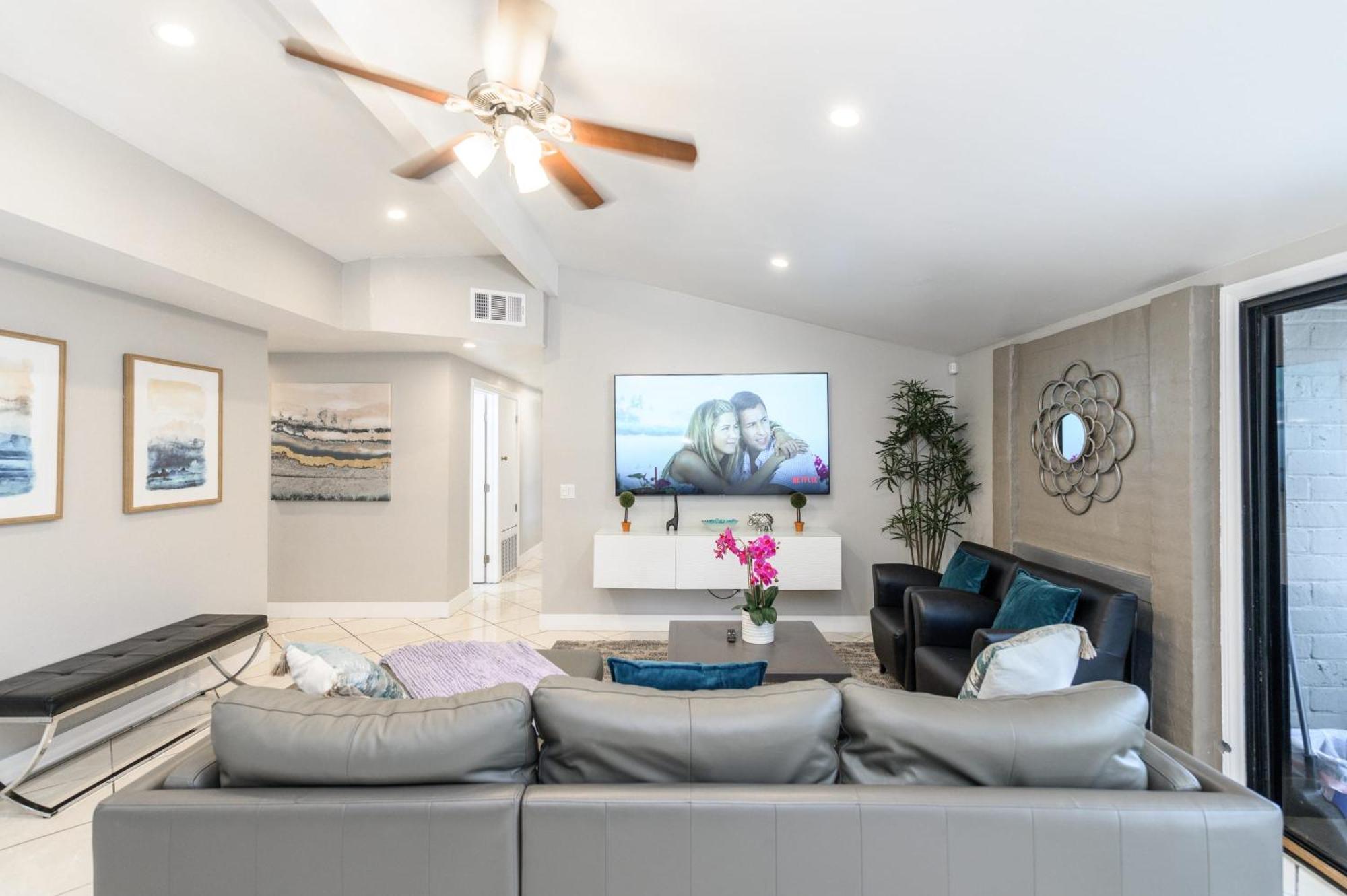 Disneyland Dream Villa 5 Bedroom 3 Bath Theater Games Pool Table أنهايم المظهر الخارجي الصورة